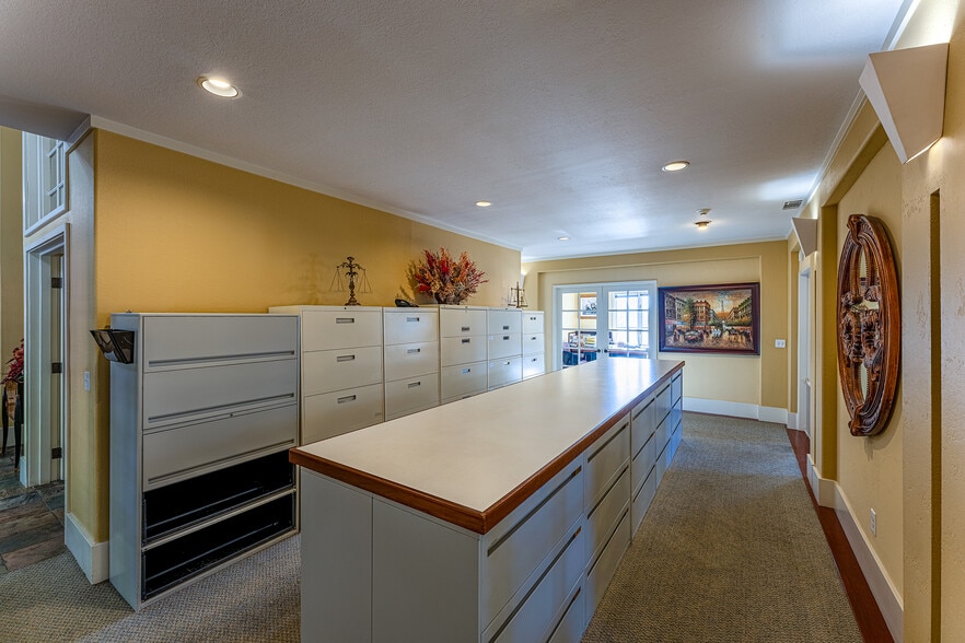 More Photos Of 2398 San Diego Ave, San Diego Office For Sale