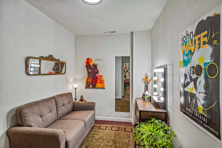 More Photos Of 143 SE H St, Grants Pass Theater Concert Hall For Sale