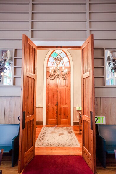 More Photos Of 219 Highway 51 NE, Steinhatchee Lodge Meeting Hall For Sale