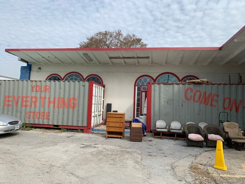 More Photos Of 2821 Laura Koppe, Houston Freestanding For Sale