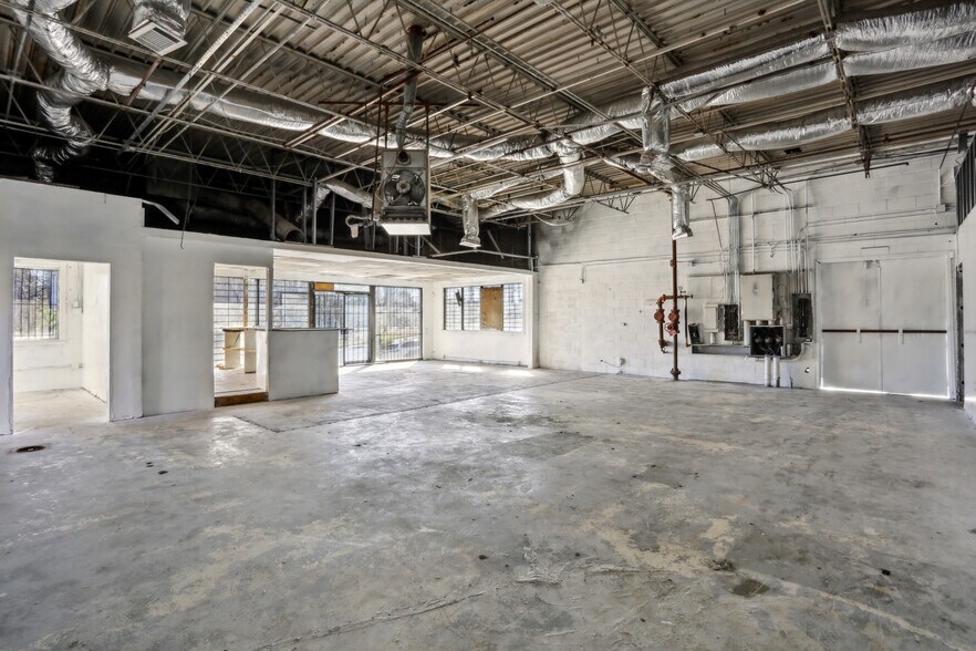 More Photos Of 2988 Rainbow Dr, Decatur General Retail For Sale