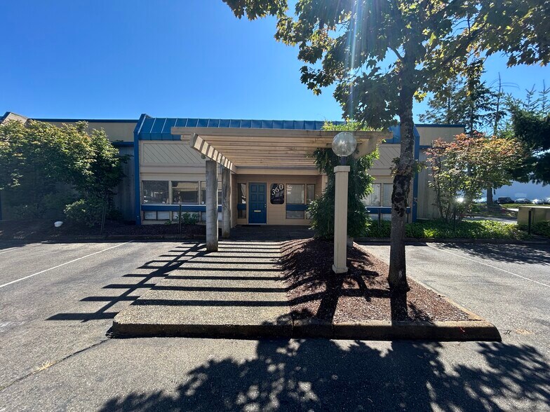 More Photos Of 360-378 Upland Dr, Tukwila Warehouse For Sale