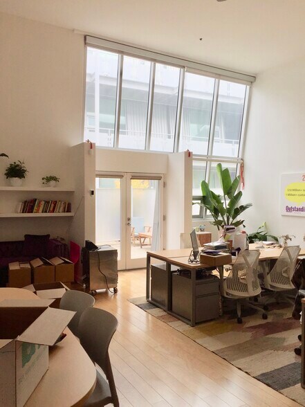 More Photos Of 615 Hampton Dr, Venice Apartments For Sale