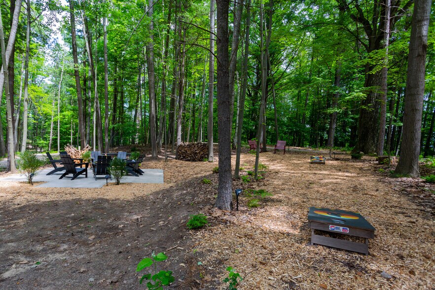 More Photos Of 7103 Lake View Rdg, Lake Ann Hospitality For Sale