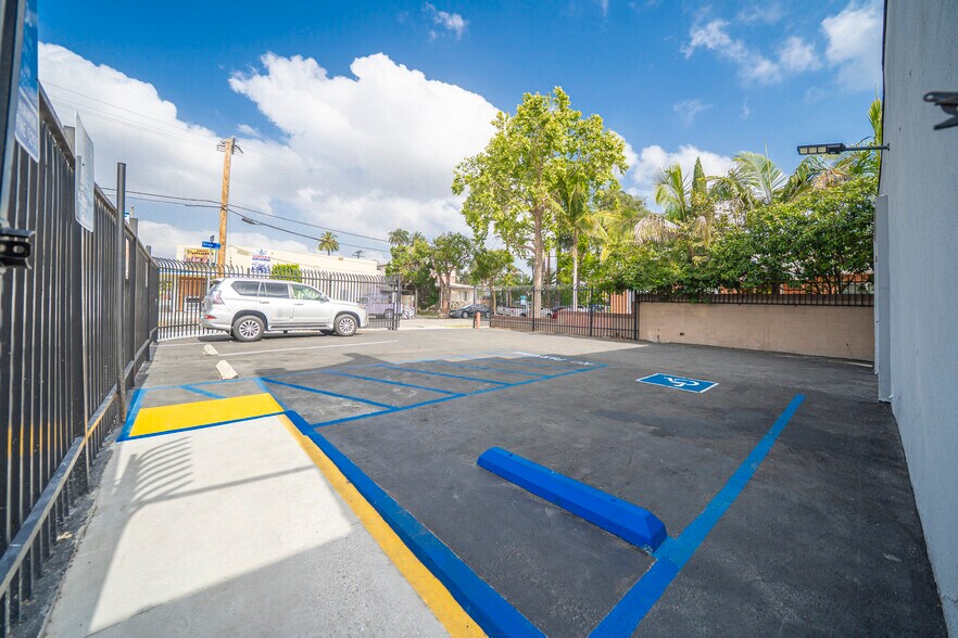More Photos Of 801 E Artesia Blvd, Long Beach Storefront Retail Office For Sale