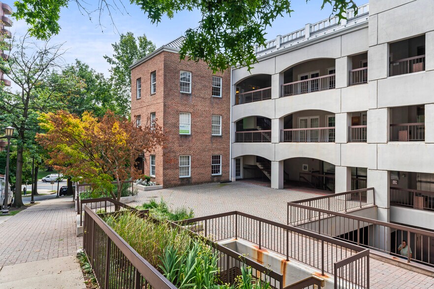 More Photos Of 4600 N Park Ave, Chevy Chase Medical For Sale