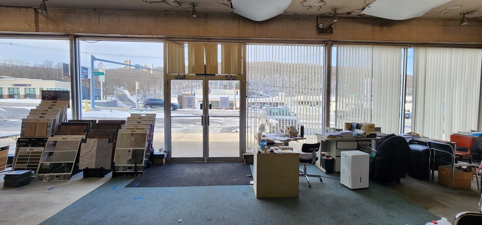 More Photos Of 828 Wolcott St, Waterbury General Retail For Sale