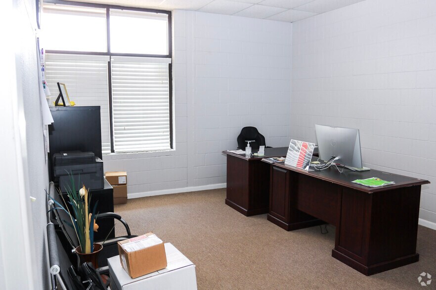 More Photos Of 201 N Winfree St, Dayton Office For Lease