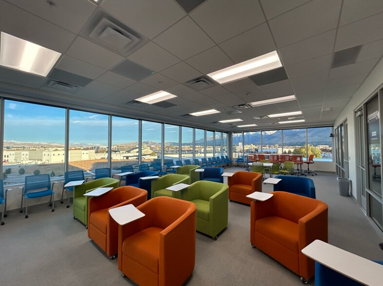 More Photos Of 2570 W 600 N, Lindon Office For Lease