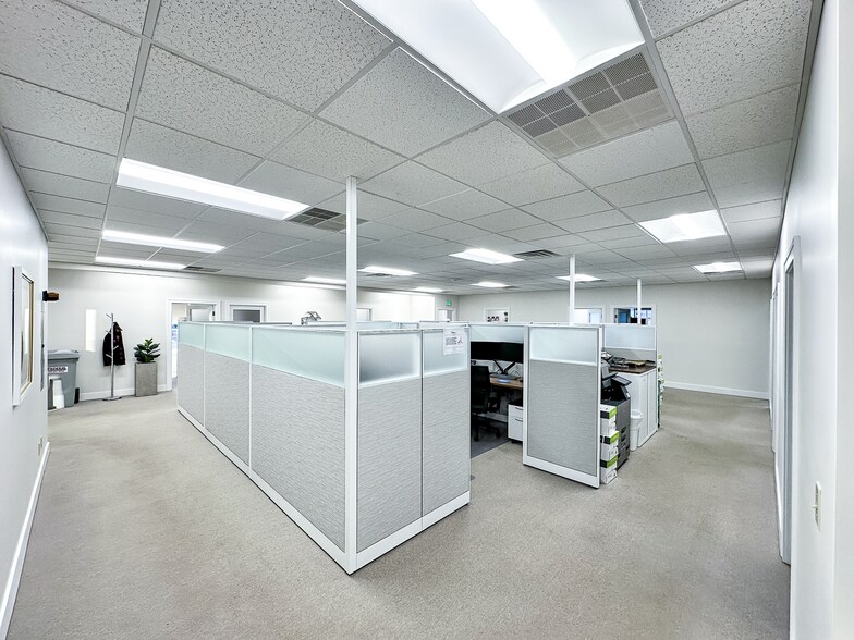 More Photos Of 11118 Coldwater Rd, Fort Wayne Office For Sale