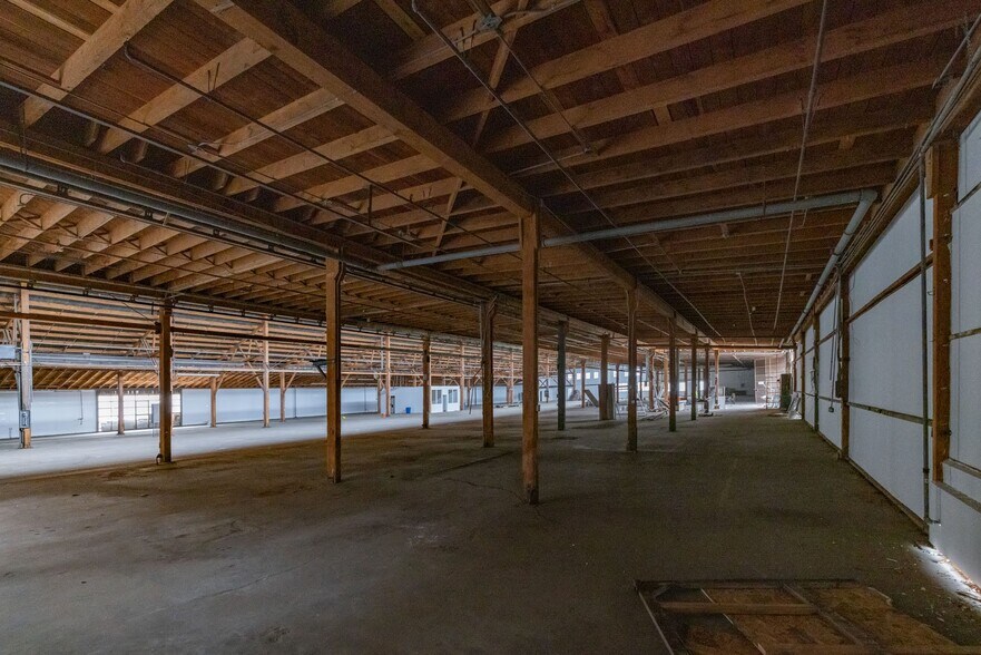 More Photos Of 3383 E Gage Ave, Huntington Park Warehouse For Lease