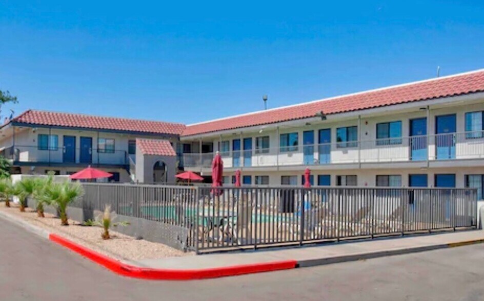 More Photos Of 3351 E Andy Devine Ave, Kingman Hotel For Sale