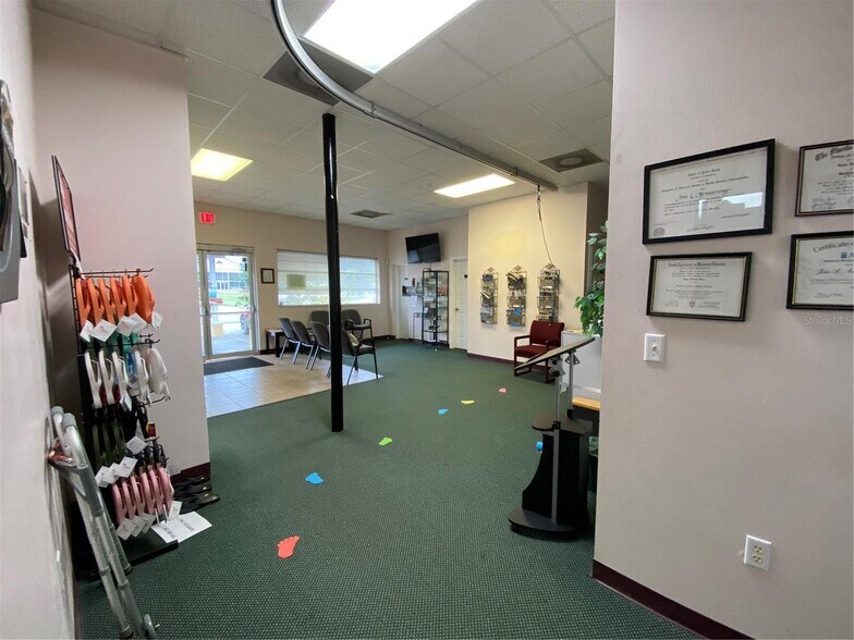 More Photos Of 205 N Scenic Hwy, Frostproof General Retail For Sale