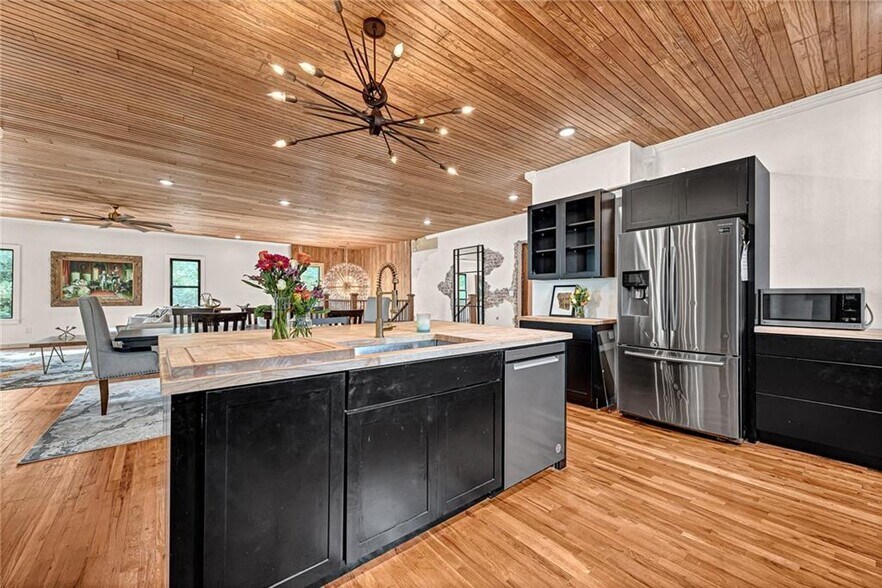 More Photos Of 510 E Madison Ave, Berryville Religious Facility For Sale