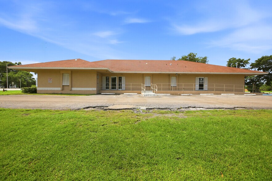 More Photos Of 1100 S Main St, Belle Glade Office Residential For Sale