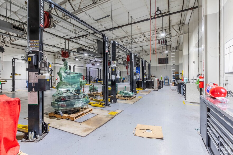 More Photos Of 4636 N Dale Mabry Hwy, Tampa Auto Dealership For Lease