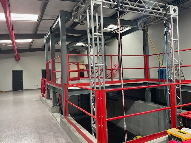 More Photos Of 4525 Schillinger Rd N, Semmes Service For Lease