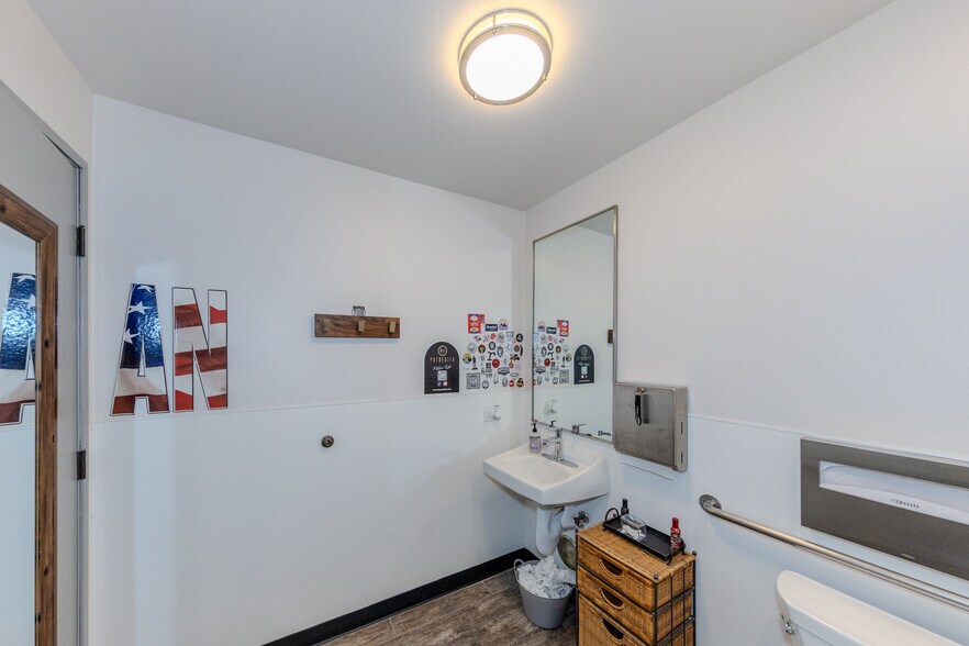 More Photos Of 6407-6419 Alondra Blvd, Paramount Warehouse For Sale