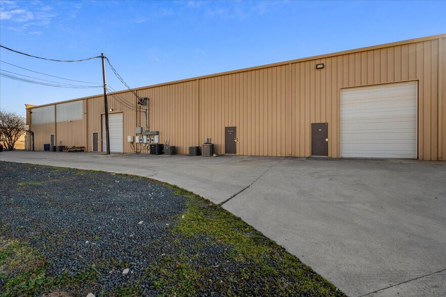 More Photos Of 13400 Immanuel Rd, Pflugerville Office For Sale