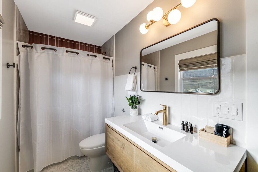 More Photos Of 4102 Soco Rd, Maggie Valley Hotel For Sale