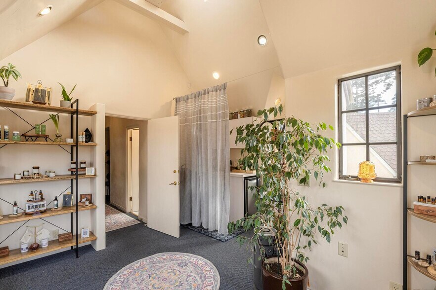 More Photos Of 1084 Cass St, Monterey Medical For Sale