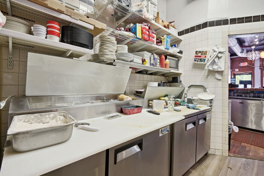 More Photos Of 3209 Mt Pleasant St NW, Washington Restaurant For Sale