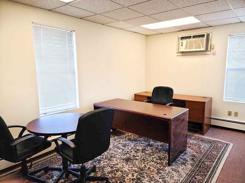 More Photos Of 114 State Rd, Sagamore Beach Warehouse For Lease