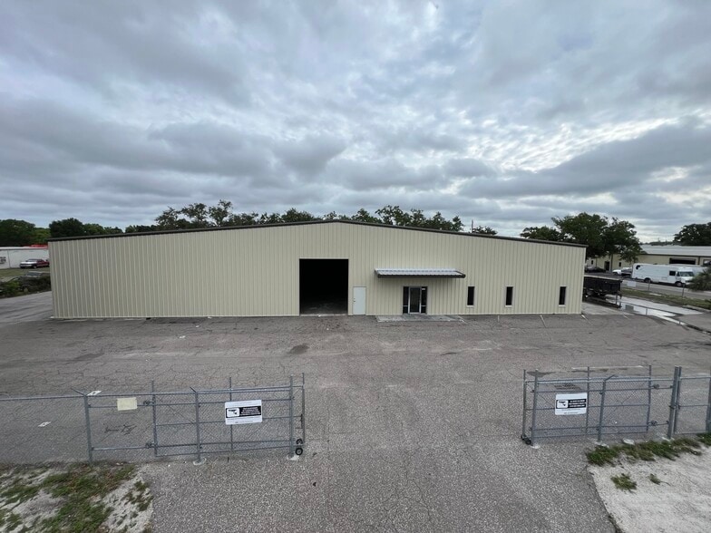 More Photos Of 4625 N 122nd Ave, Clearwater Warehouse For Lease