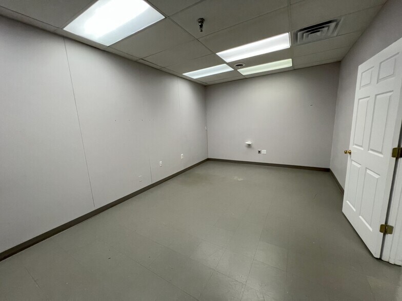 More Photos Of 3706 Crondall Ln, Owings Mills Flex For Lease