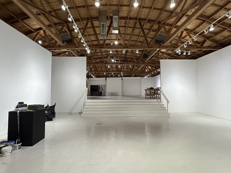 Primary Photo Of 422 S Alameda St, Los Angeles Industrial For Lease