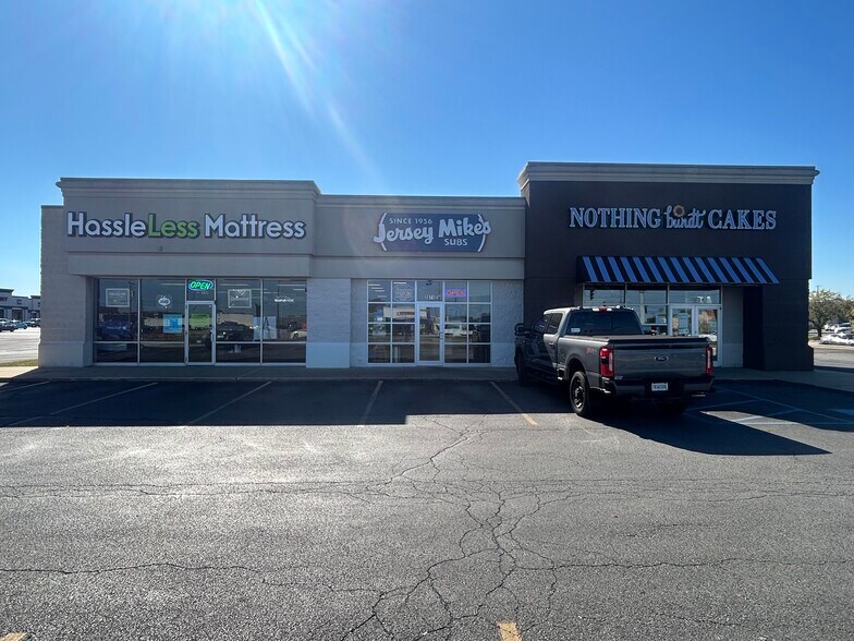 More Photos Of 2885-2891 E 81st Ave, Hobart Freestanding For Lease