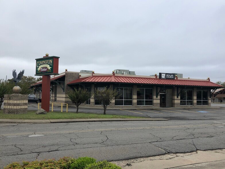 More Photos Of 1105 Deer St, Conway Religious Facility For Lease