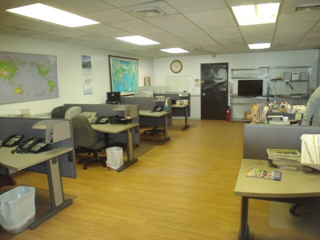 More Photos Of 17725 Rockaway Blvd, Jamaica Flex For Sale