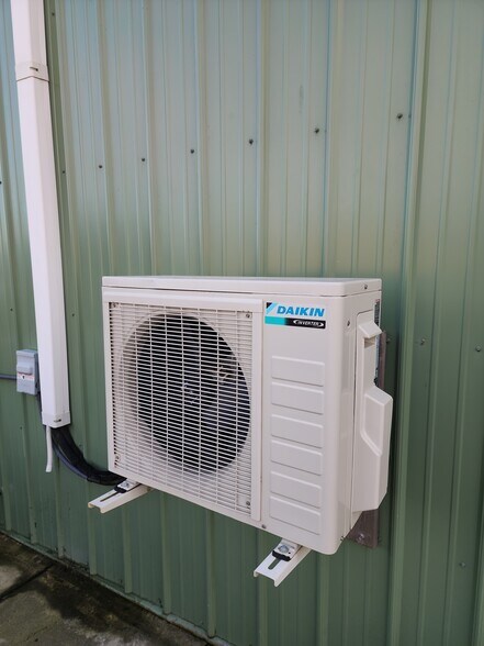 More Photos Of 335 E B Cir, Pasco Warehouse For Sale