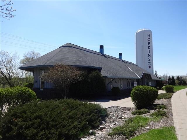 More Photos Of 10417 Excelsior Blvd, Hopkins Medical For Lease
