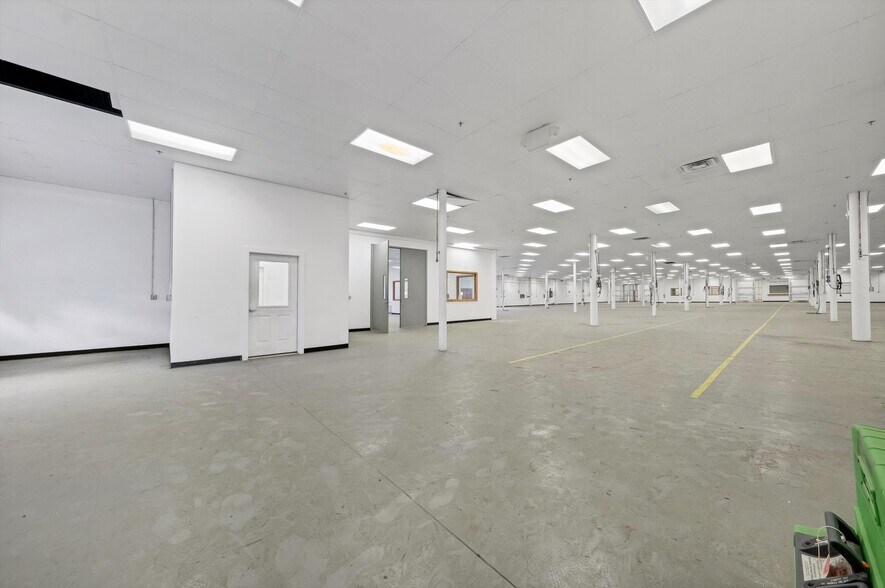 More Photos Of 90-98 Boices Ln, Kingston Warehouse For Sale