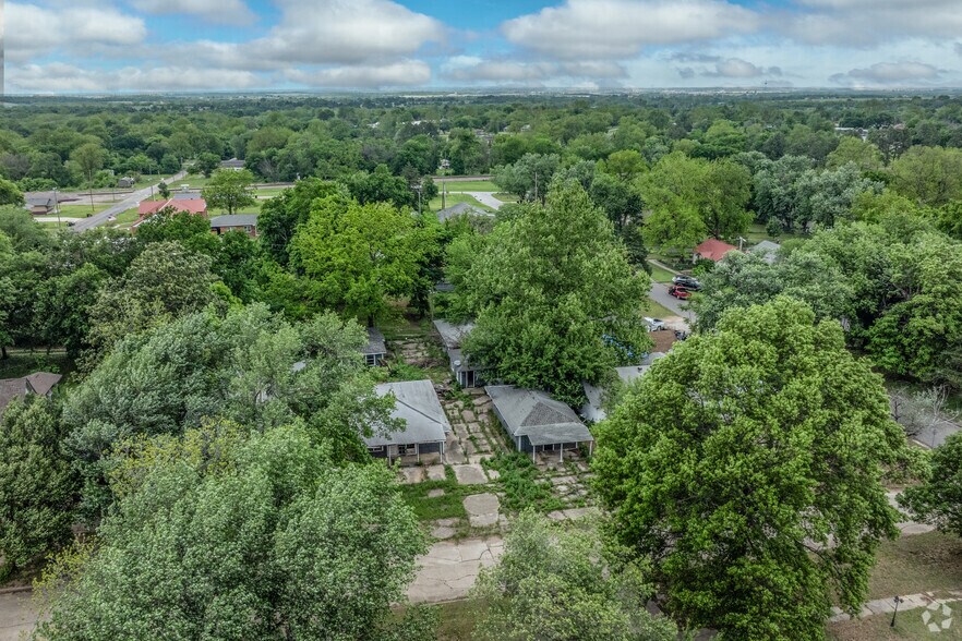 More Photos Of 312 N Creek St, Holdenville Apartments For Sale