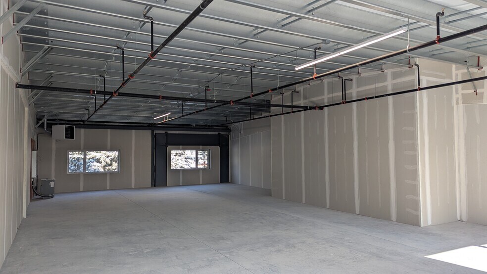 More Photos Of 100 Alpine Mdws, Canmore Light Distribution For Lease