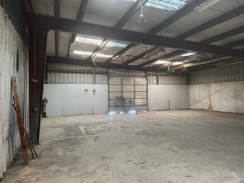 More Photos Of 2028 Charleston Hwy, Cayce Manufacturing For Lease