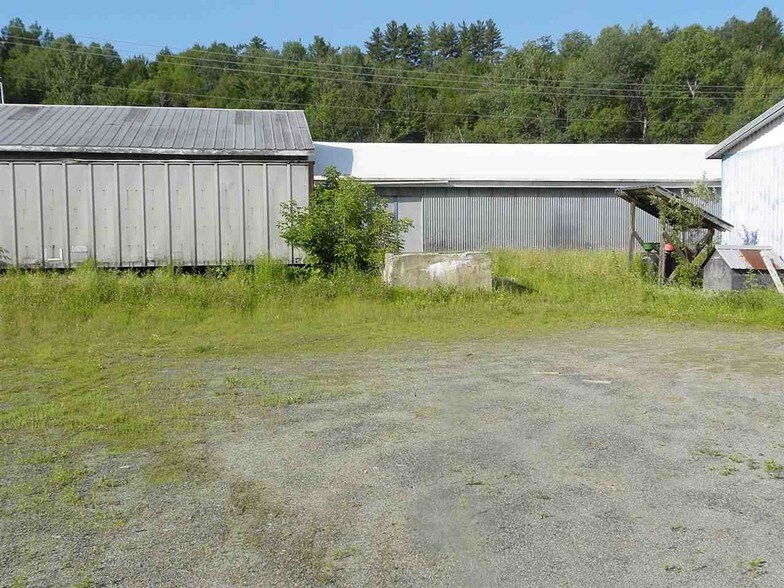 More Photos Of 303 Willoughby Ave, Orleans Freestanding For Sale