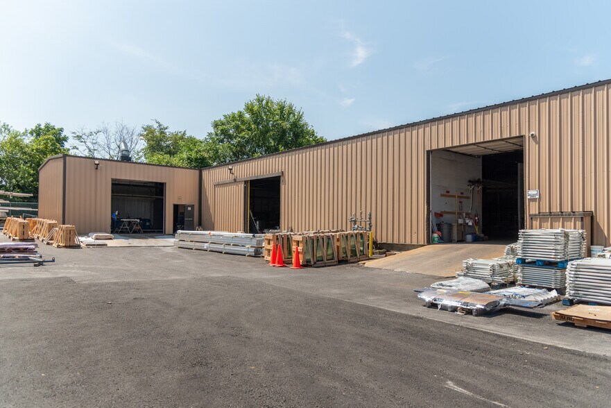 More Photos Of 36 W Pennsylvania Ave, Walkersville Warehouse For Sale