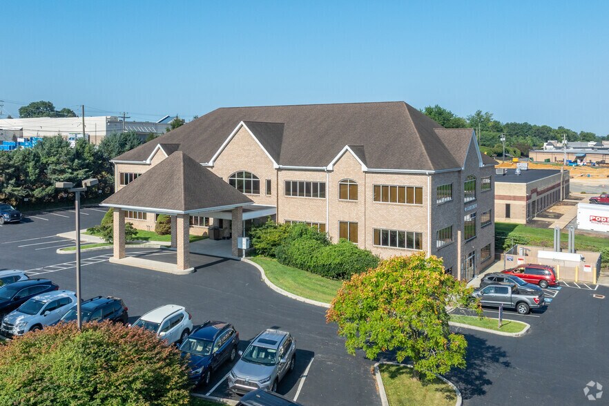 More Photos Of 90 Good Dr, Lancaster Medical For Lease