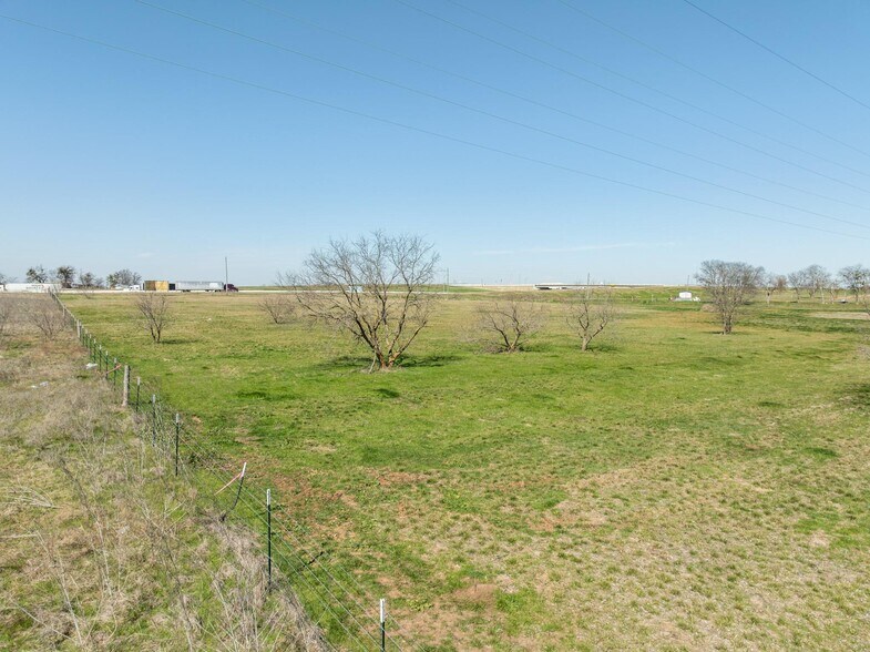 More Photos Of TBD I-35, Abbott Land For Sale