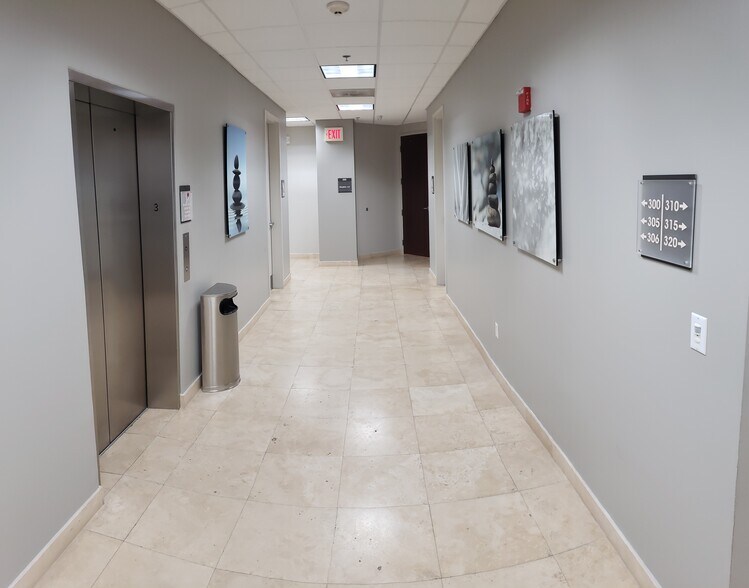 More Photos Of 6803 Lake Worth Rd, Greenacres Office Residential For Lease