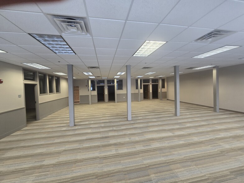 More Photos Of 1174 Kingstown Rd, South Kingstown Office For Lease