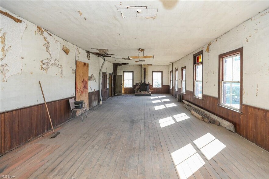 More Photos Of 9401 Tallmadge Rd, Diamond Hotel For Sale