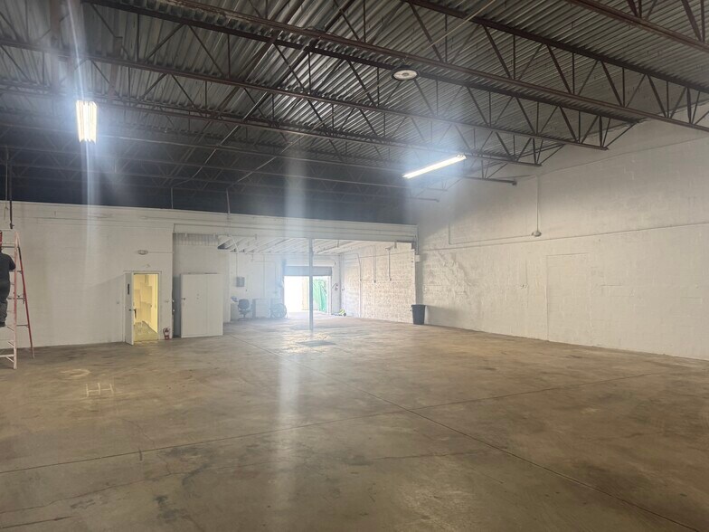 More Photos Of 14040 NW 19th Ave, Opa-locka Industrial For Lease