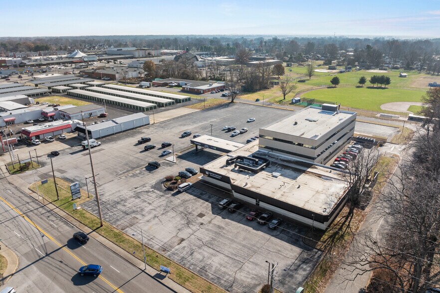 More Photos Of 4411 Washington Ave, Evansville Medical For Sale