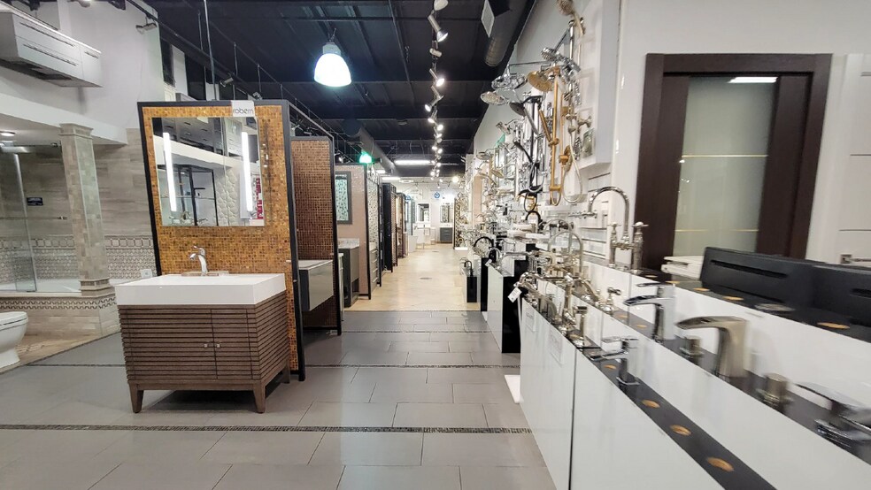 More Photos Of 1530-1546 McDonald Ave, Brooklyn Warehouse For Lease