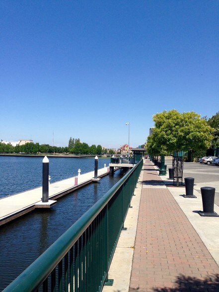 More Photos Of 445 W Weber Ave, Stockton Office For Lease